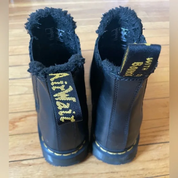 Dr. Martins 2976 fur lined Chelsea boot M11 W12 - Picture 3 of 6